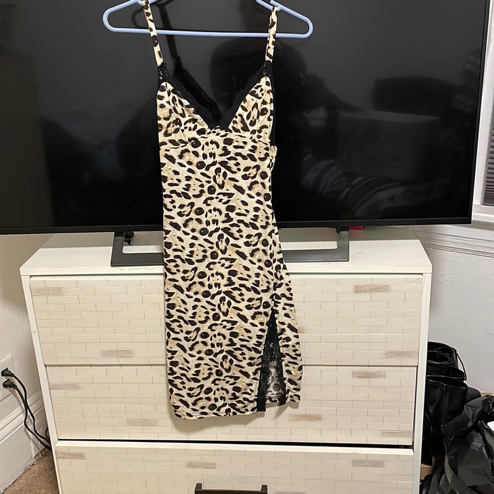 Comfy fitting dress, leopard print - Picture 1 of 3